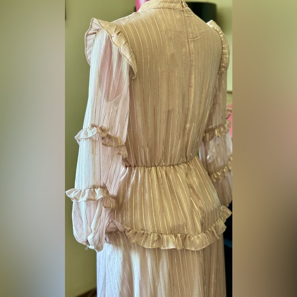 Elodie blush and Gold - Picture 11 of 14